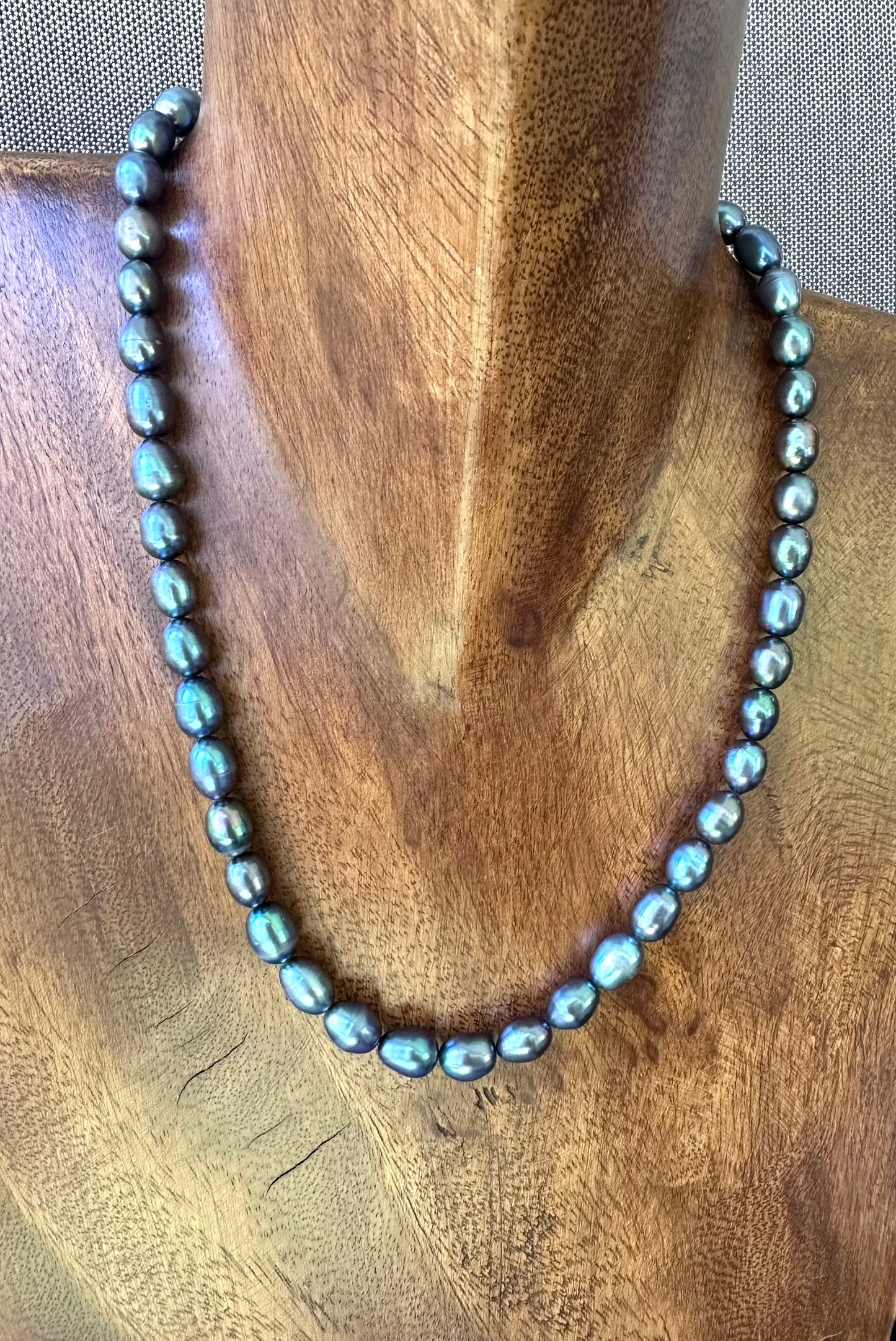 Blueish Peacock Pearl Necklace
