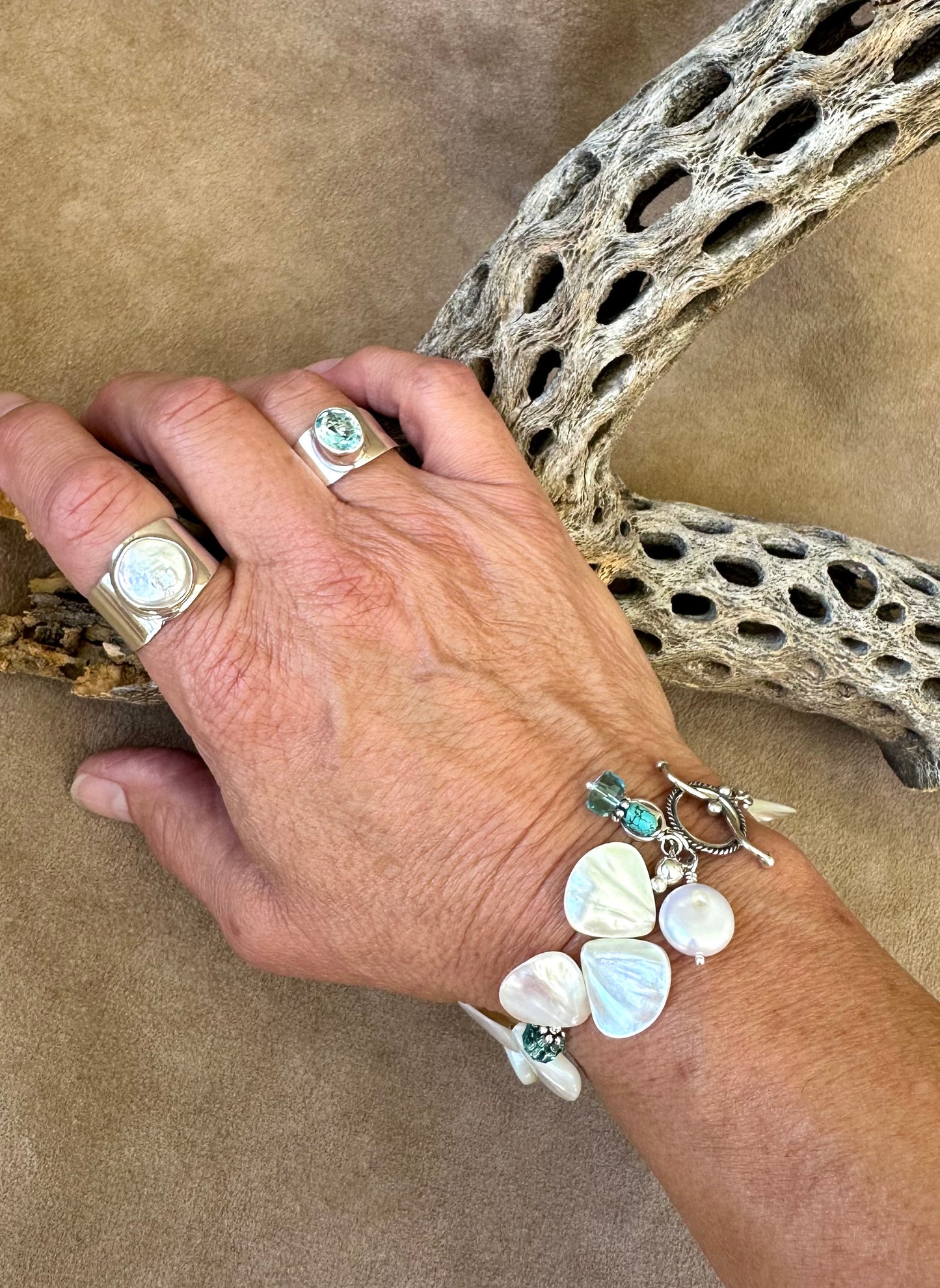 Mother of Pearl Flippy Bracelet