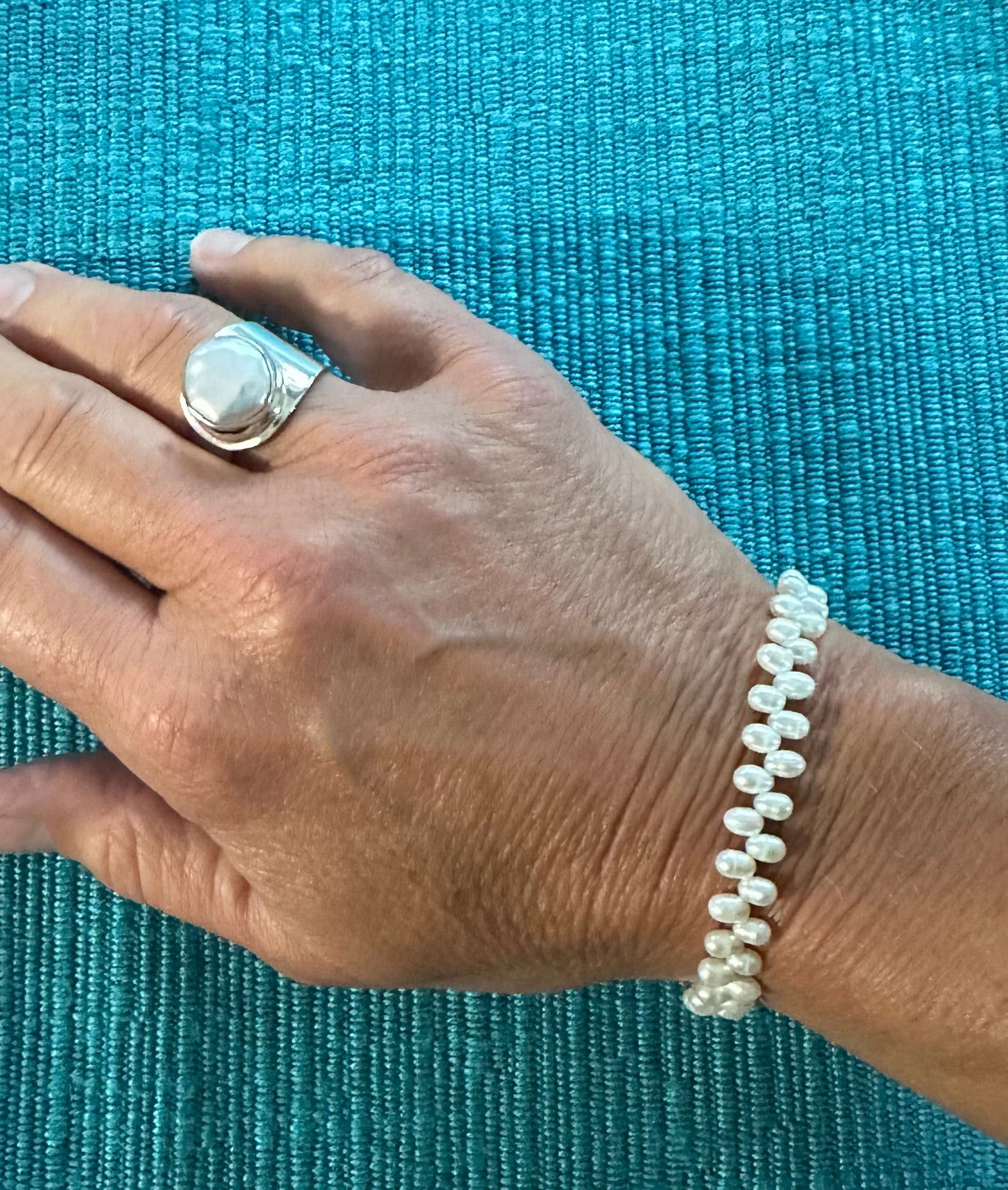 Elegant Freshwater Pearl Bracelet