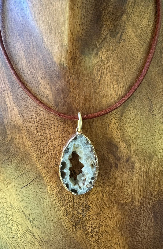 Natural Neutral Geode Necklace