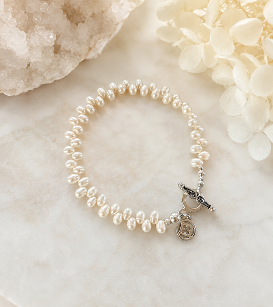 Elegant Freshwater Pearl Bracelet