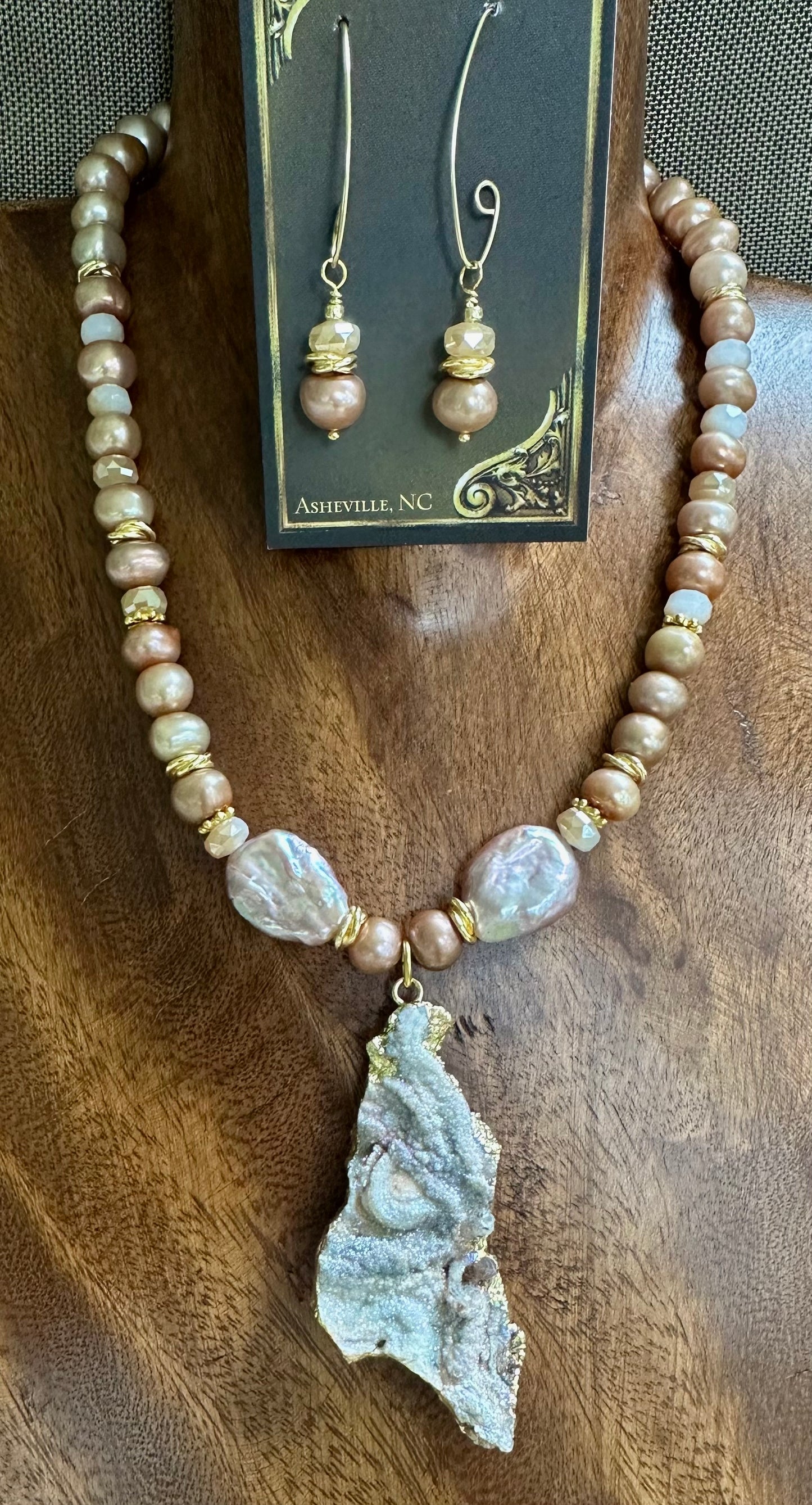 Vanilla Caramel Pearls with Desert Druzy Necklace (Set)