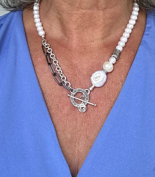 Pearl and Chain Necklace